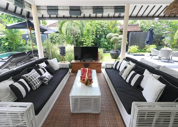 Villa Bloom 1 - 4 Bedrooms, 4 Bathrooms, Private Pool Close To The *