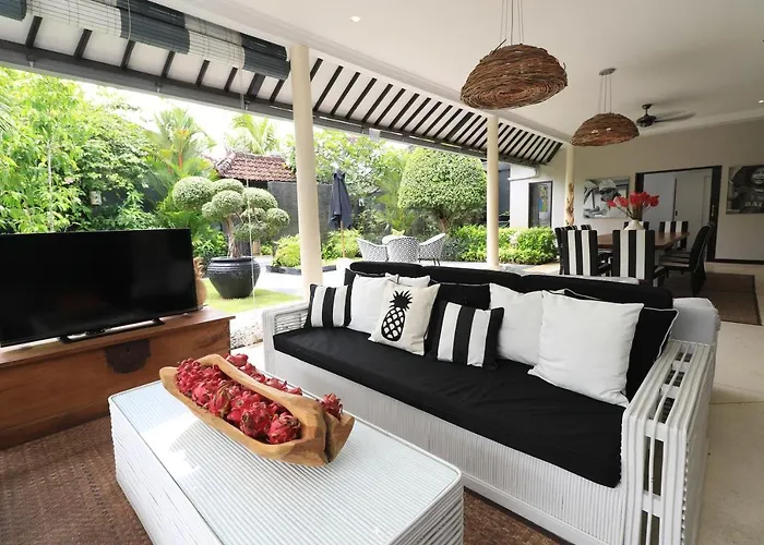 Bloom 1 - 4 Bedrooms, 4 Bathrooms, Private Pool Close To The Villa