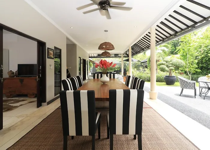 Villa Bloom 1 - 4 Bedrooms, 4 Bathrooms, Private Pool Close To The *