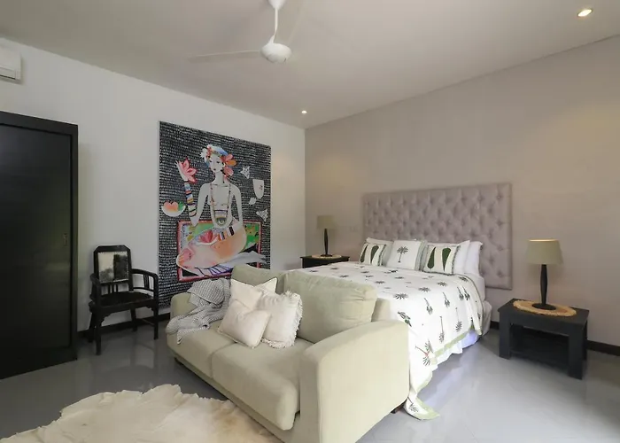 Villa Bloom 1 - 4 Bedrooms, 4 Bathrooms, Private Pool Close To The